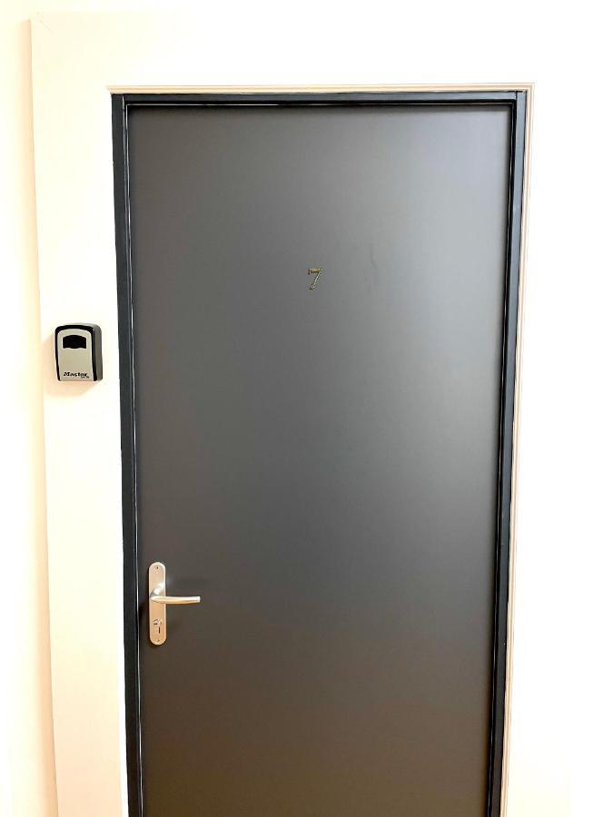 Residence Adam A Part Валенсиен Екстериор снимка