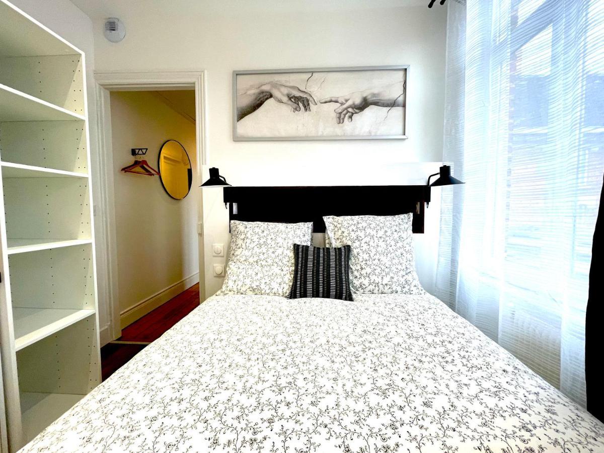 Residence Adam A Part Валенсиен Екстериор снимка
