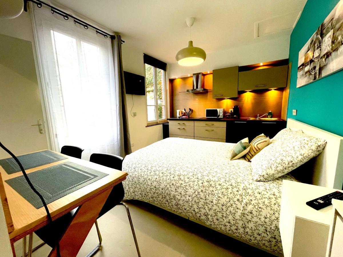 Residence Adam A Part Валенсиен Екстериор снимка
