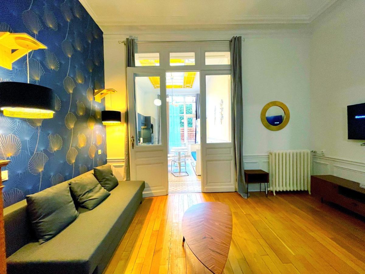 Residence Adam A Part Валенсиен Екстериор снимка