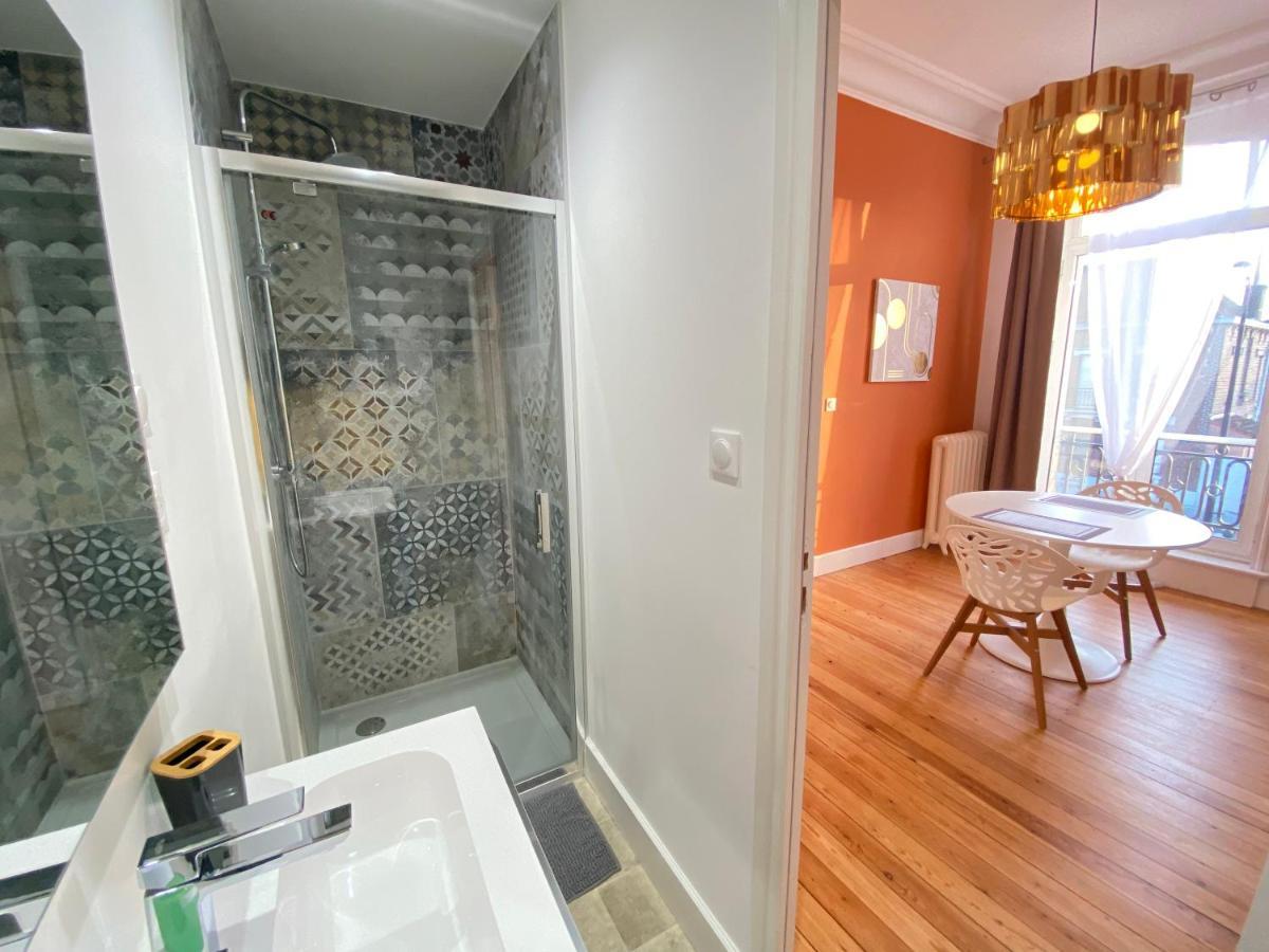 Residence Adam A Part Валенсиен Екстериор снимка