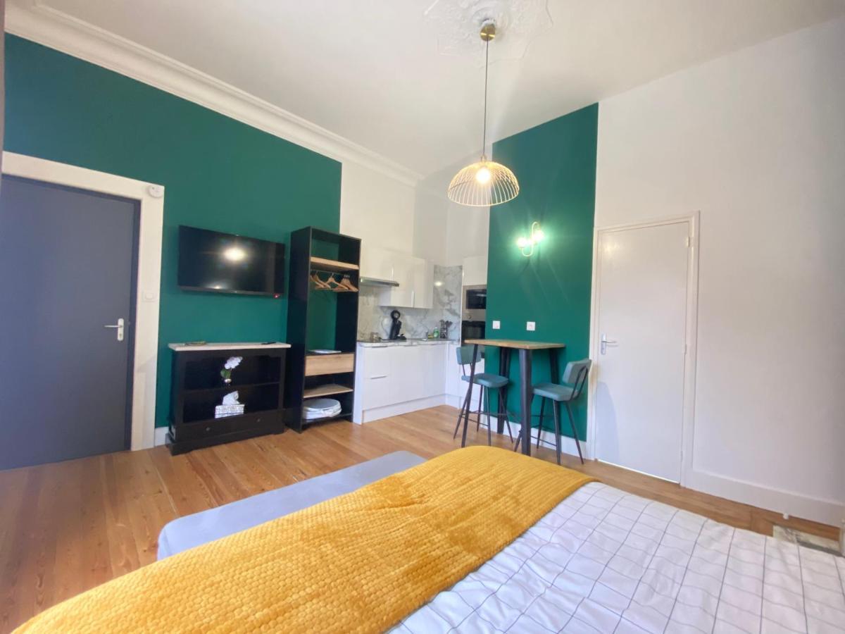 Residence Adam A Part Валенсиен Екстериор снимка