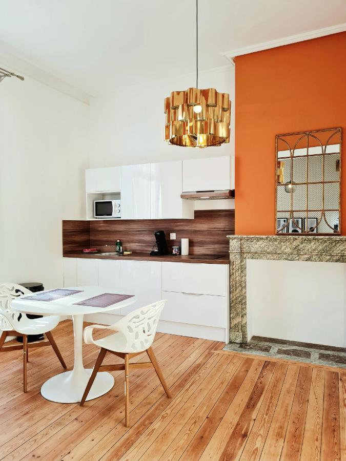 Residence Adam A Part Валенсиен Екстериор снимка