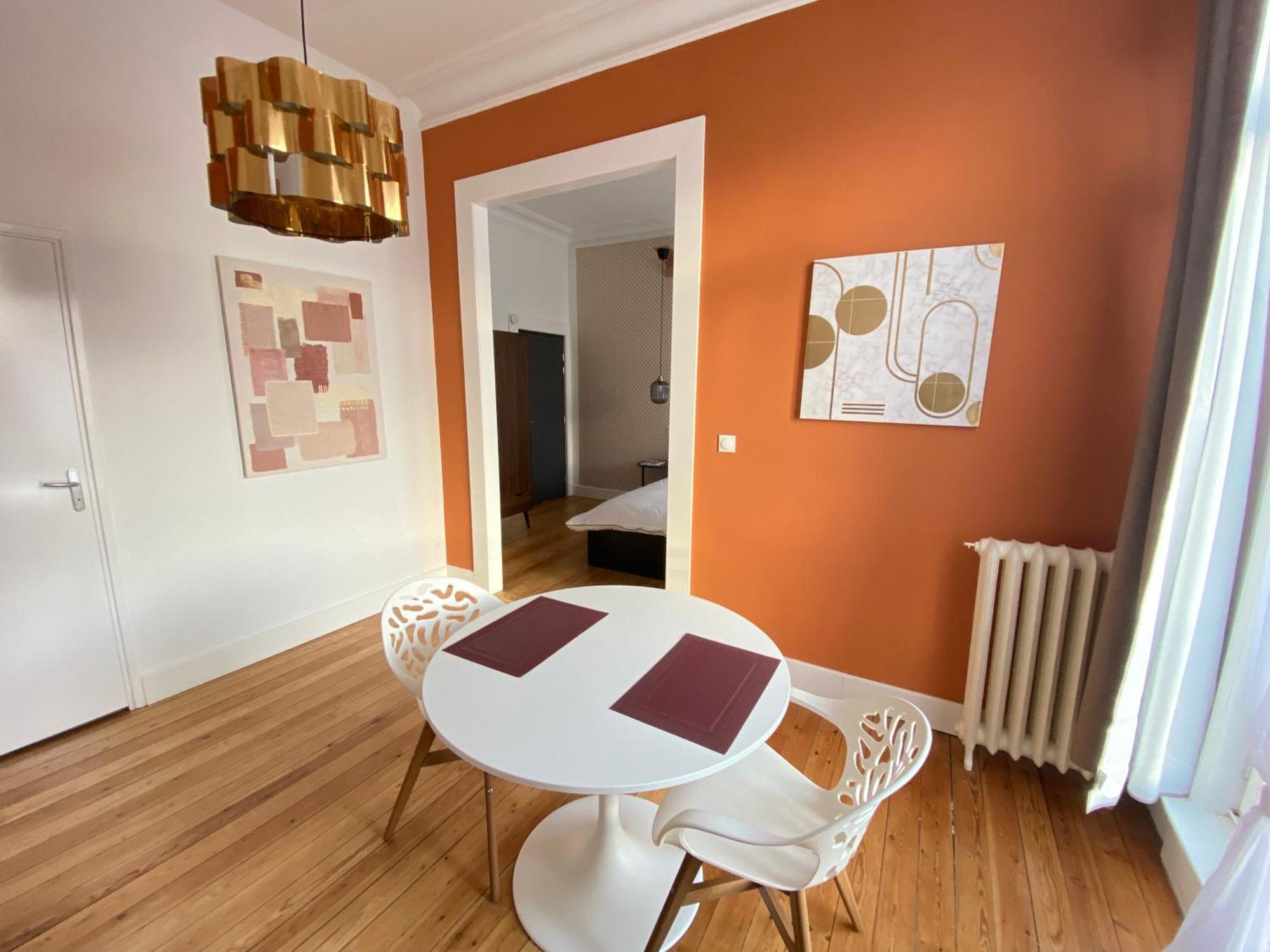 Residence Adam A Part Валенсиен Стая снимка